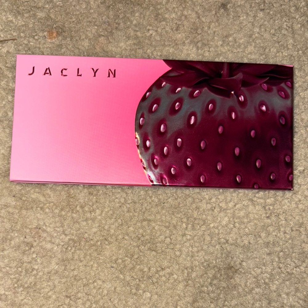 Jaclyn Strawberry Palette